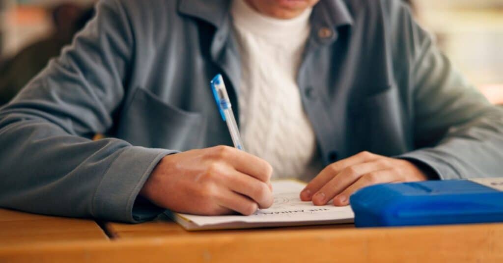 How to Write a Nursing School Admission Essay That Stands Out